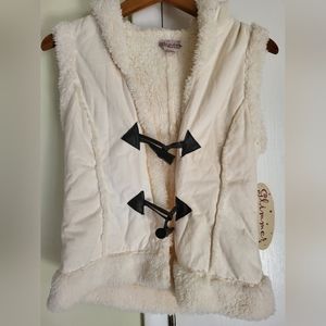 NWT Glimmer Fuzzy Cream Vest Sz S